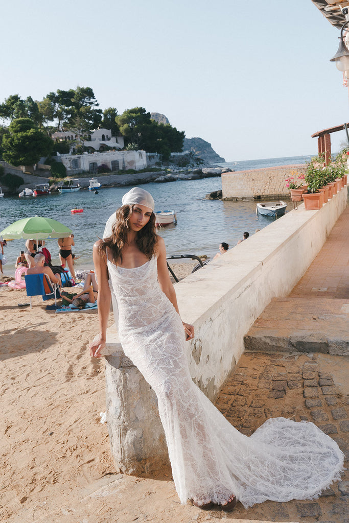 Grace Bride Dominique in Babette
