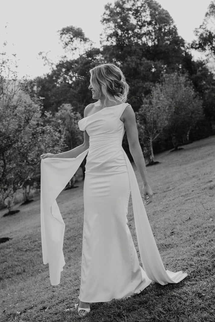 GRACE bride Grace in Birdie @taylorkezia_photograph