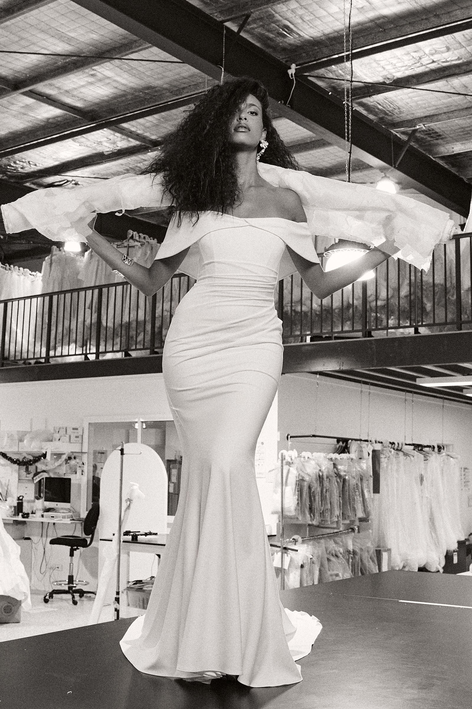 Woman on a cutting table in a wedding dress_XS_