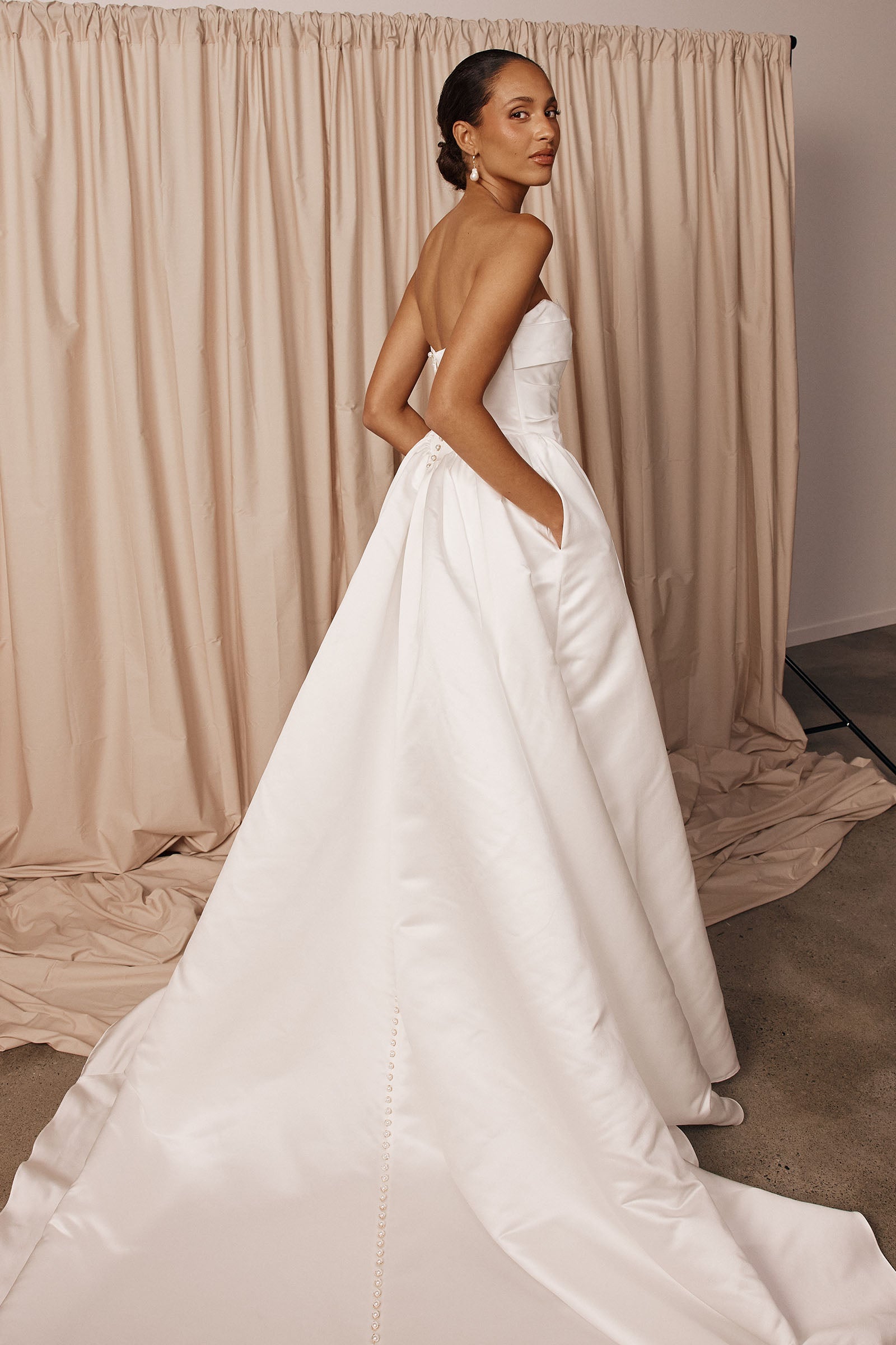 Strapless satin A-line wedding dress_XS_