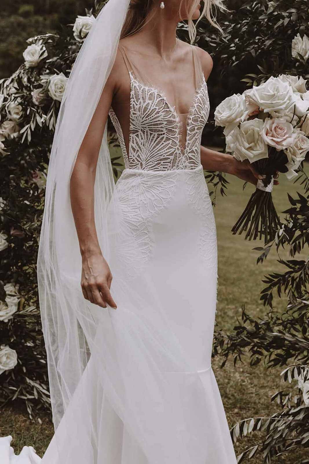 https://graceloveslace.co.nz/cdn/shop/products/grace-loves-lace.wedding-dresses-lena-003_e5fc26fa-77b3-41c3-b52a-0a7f39bc9b76.jpg?v=1682471891